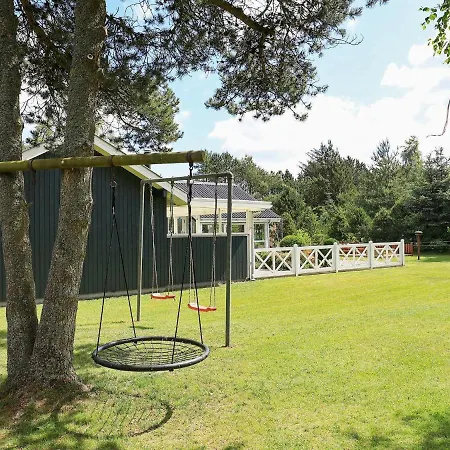 Holiday home Two-bedroom In 6 *