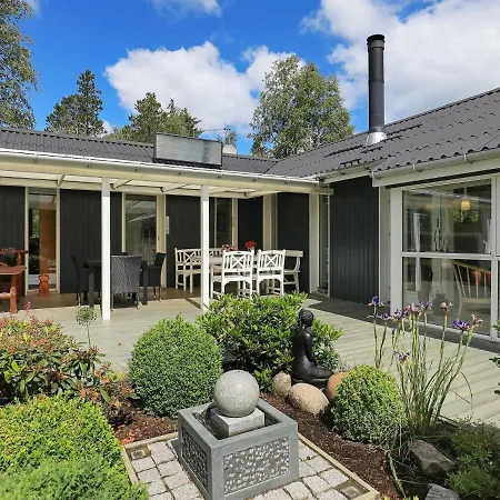 Two-bedroom In 6 *