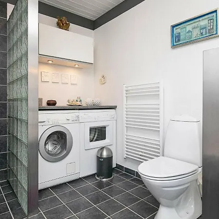 別荘 Two-bedroom In 6 *