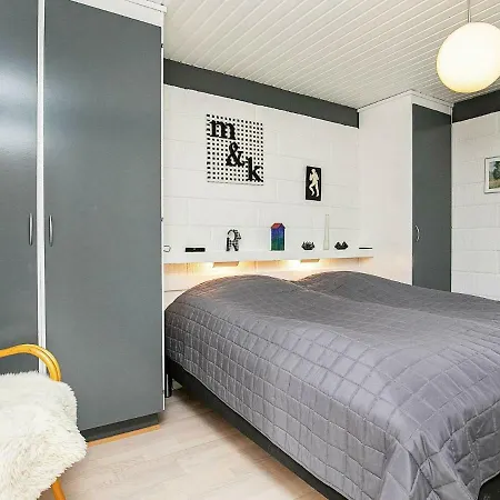 別荘 Two-bedroom In 6 *