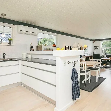 別荘 Two-bedroom In 6